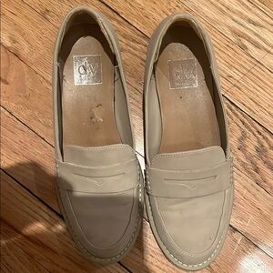 DV by Dolce Vita Women's Tan Loafers